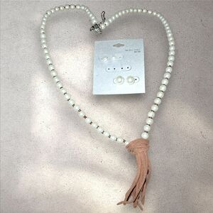 Set pearl & Tassel necklace new no tags two pair pearl earrings (faux) nwt